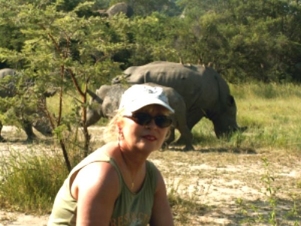 A DEUX PAS DES RHINOS