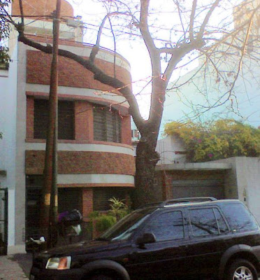 La casa vista desde el frente a la calle Foto 1