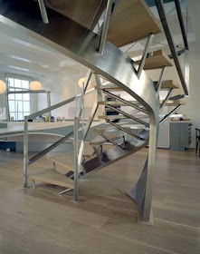 Escalera espiral moderna