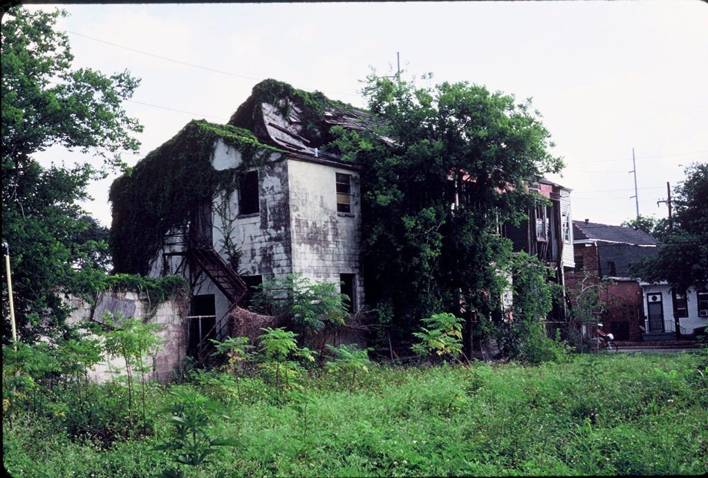 [0394092-R01-015.Jpg]