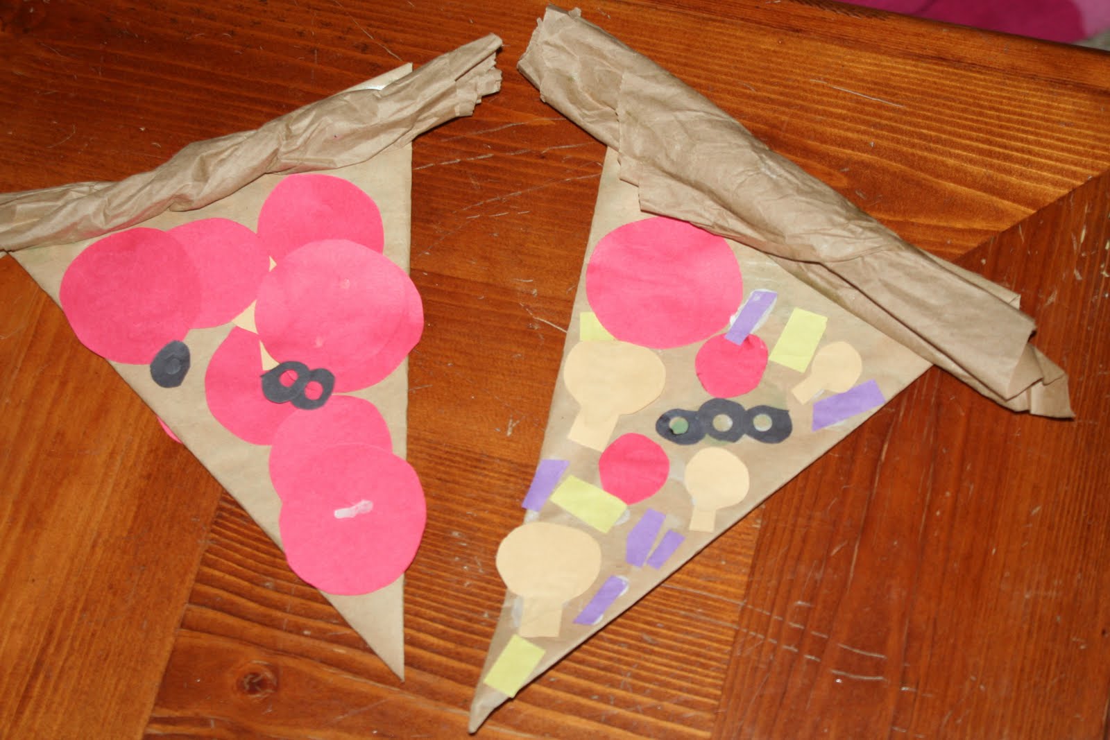 Cardboard pizza craft