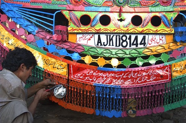 [worker-decorating-595x396.jpg]