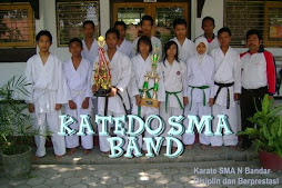 Atlet karate SMA Negeri Bandar