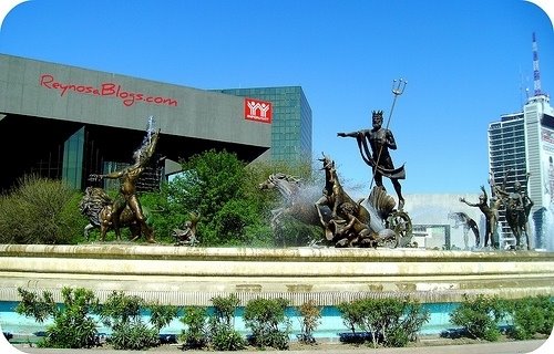 [Macro+Plaza.jpg]