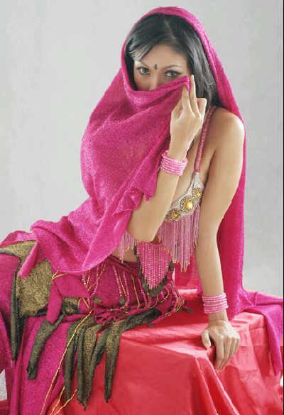 Baby Margaretha Tampil Seksi Ala Gadis Bollywood | http://mediapublix.blogspot.com/