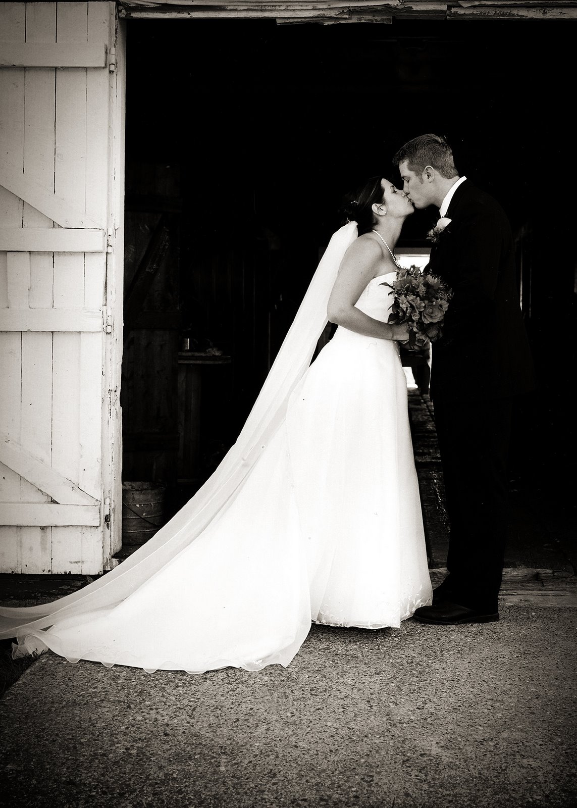 [kiss.wedding.12.jpg]