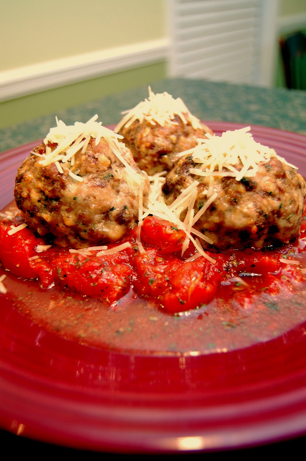 cook+look BocconciniStuffed Meatballs with TomatoPesto Sauce