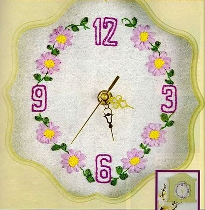 Hermoso reloj con flores - Bordado en cinta | Bordado en cinta