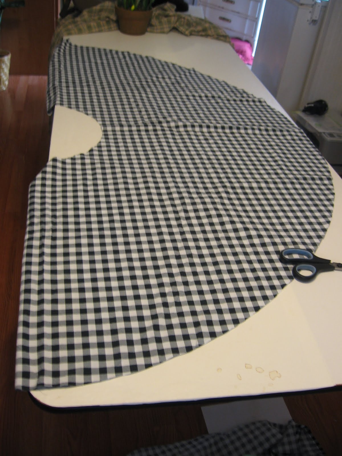 DC's Creations: Tutorial! How to Make a Circle Skirt with ...