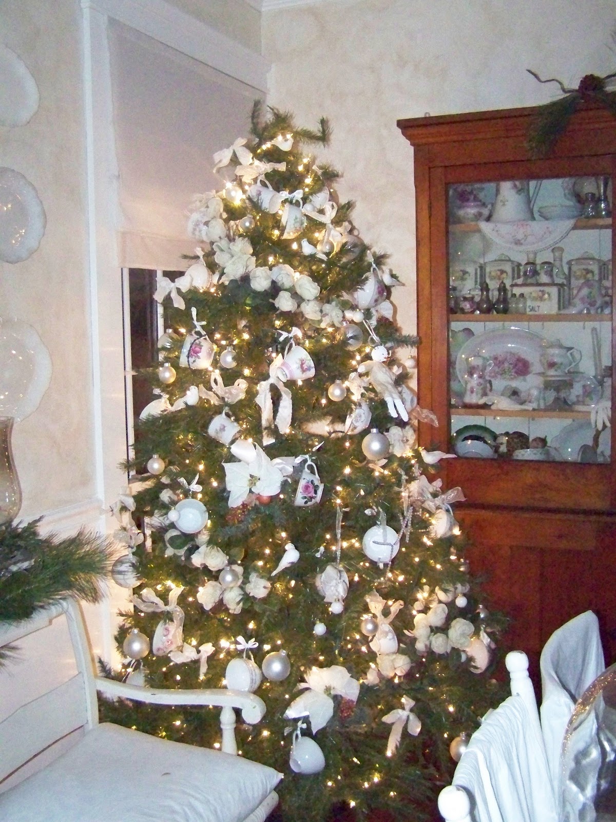 Arbor House Lane: Christmas Tree Winner