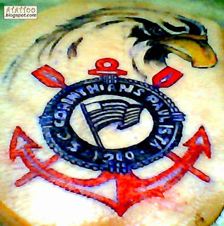 Símbolo do Corintians tatuado em pele de porco