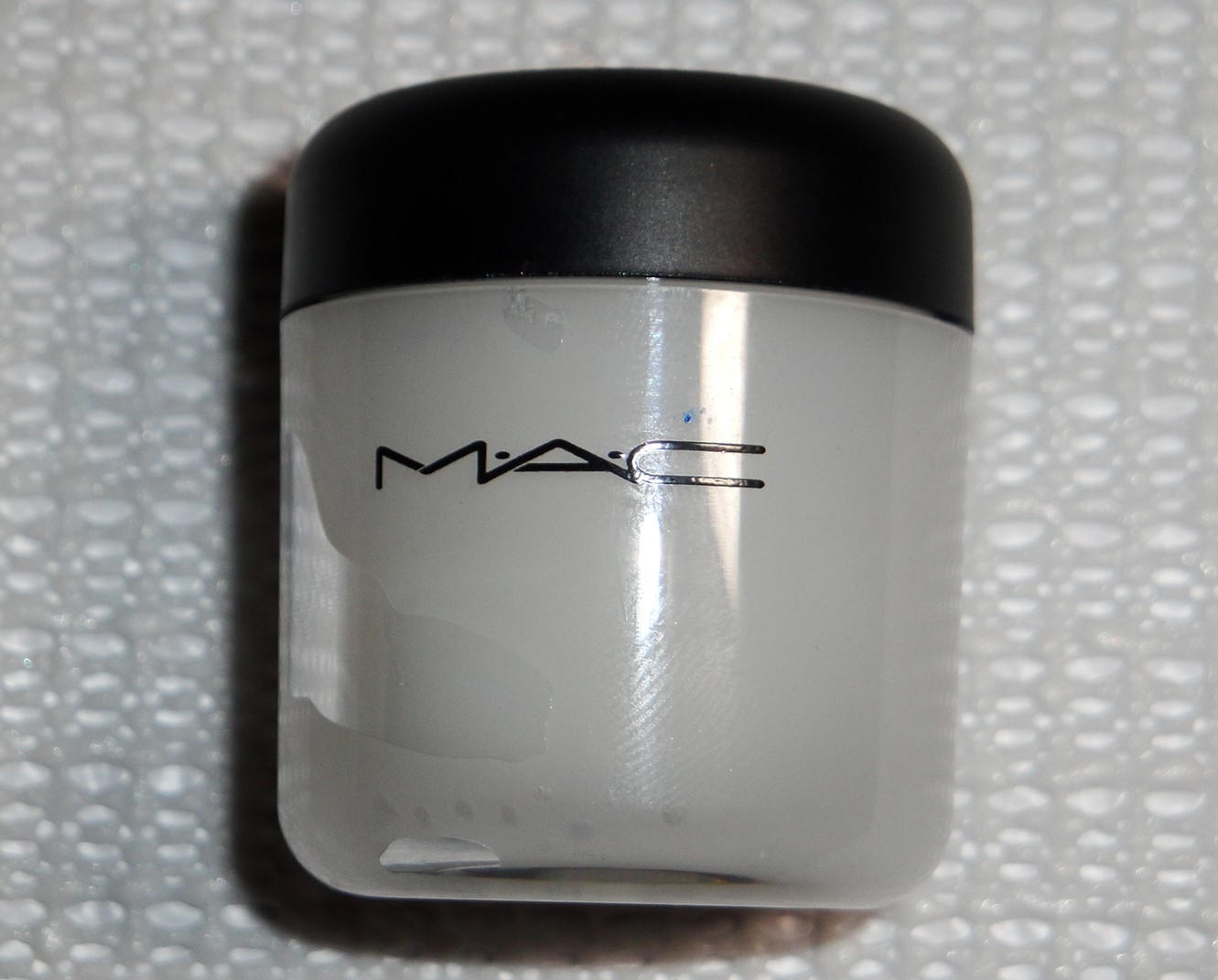 The Fancy Face M·A·C Mixing Mediums OVERVIEW