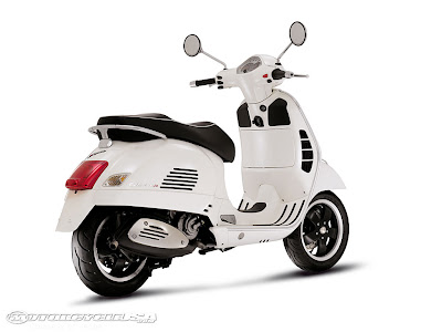 New Vespa GTS 300 Super 2009 2010 : Reviews and Specs