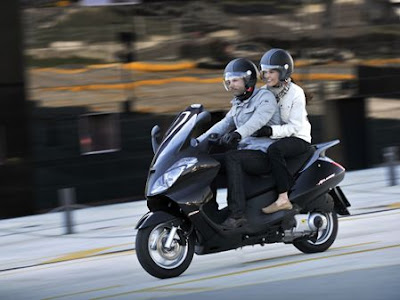 NEW 2011 APRILIA ATLANTIC 300 OVERVIEW, PRICE, REVIEWS AND SPECIFICATION