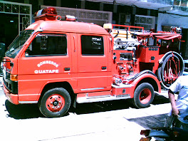 carro tipo bomba del cuerpo de bomberos de guatape