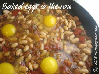 [baked+eggs+in+the+raw.jpg]