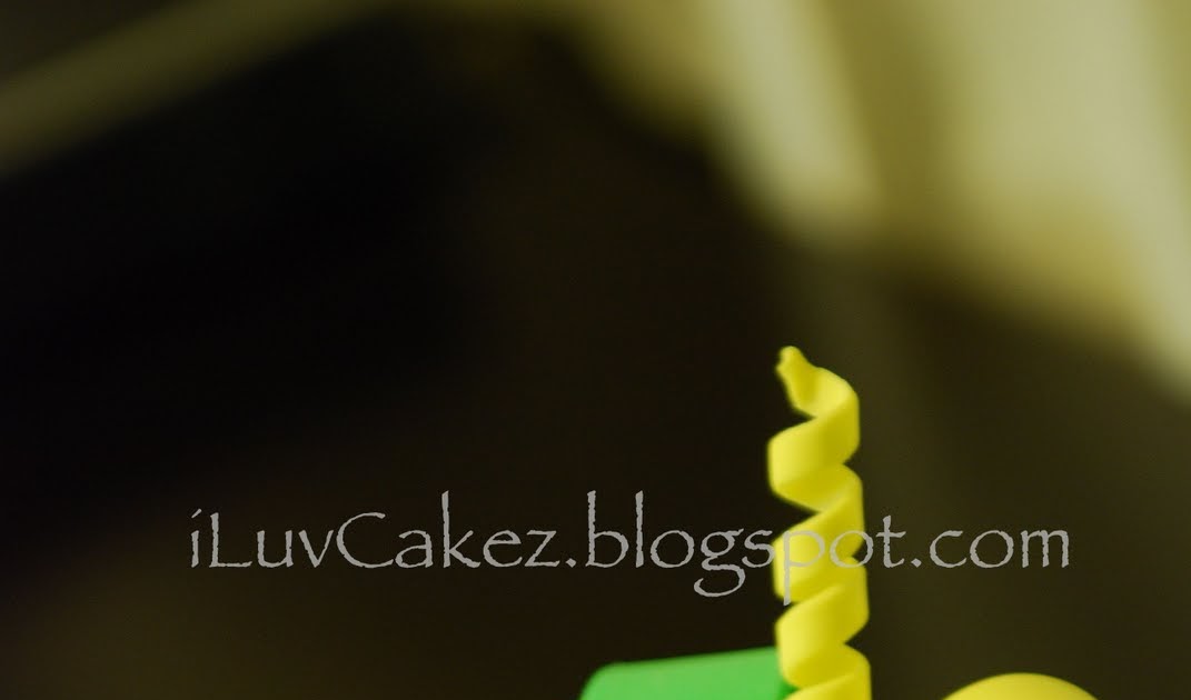iLuv Cakez: Misato's 12th Birthday Cake (Green & Yellow Bow)
