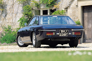 Lamborghini Islero trasera
