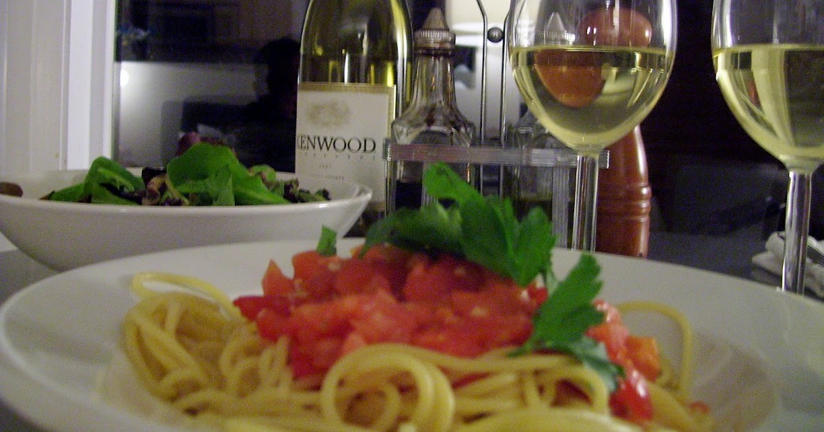 JUST VEGGING OUT Tomatoes and White Wine Sauce with Spaghetti