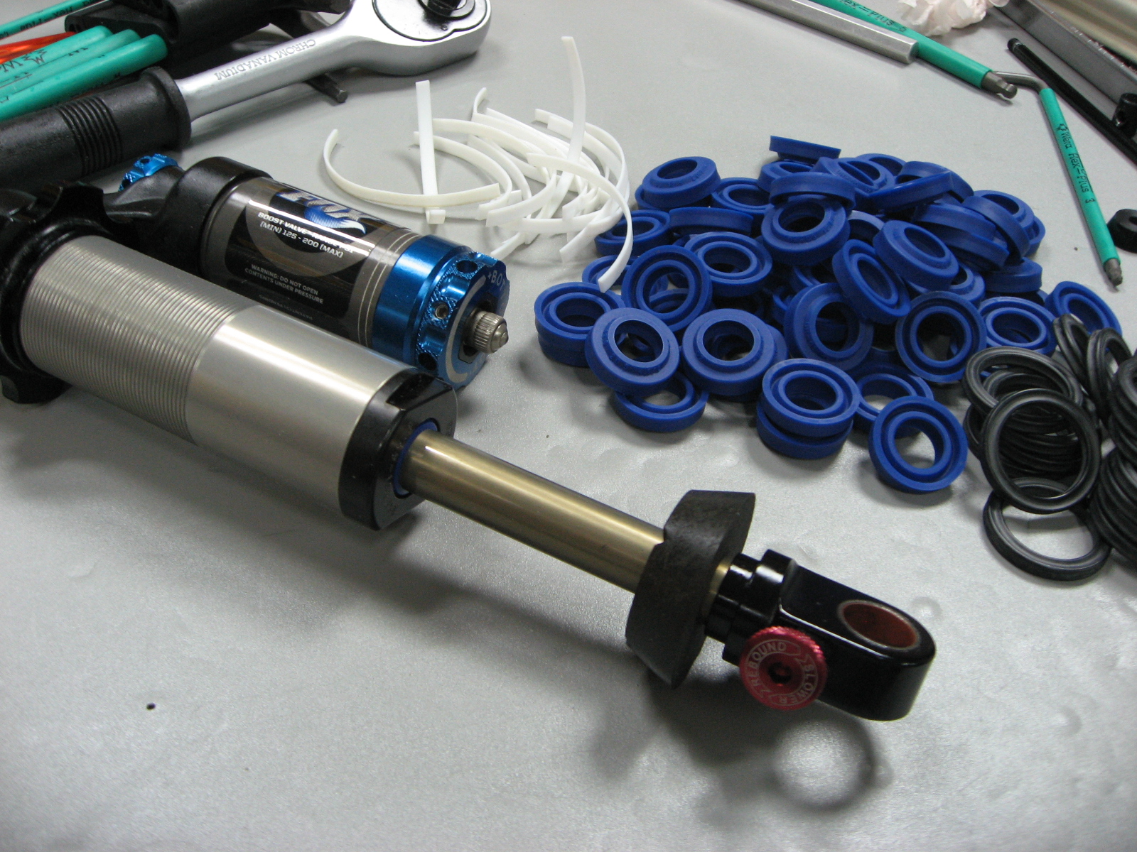 fox suspension service