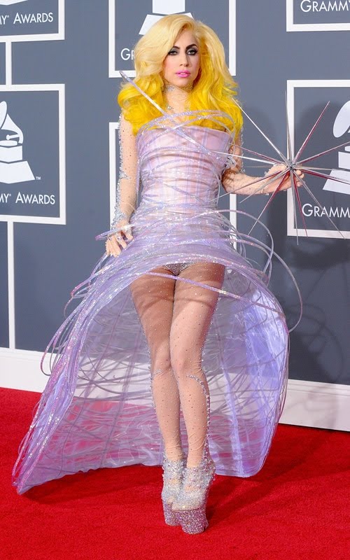 [Grammy+Awards+-+Lady+Gaga+Fashion+09.jpg]