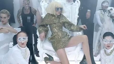 [Lady+Gaga+-+Bad+Romance_01.jpg]