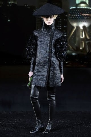 [CHANEL+Pre-Fall+2010++Paris-Shanghai+12.jpg]