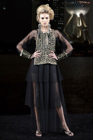 [CHANEL+Pre-Fall+2010++Paris-Shanghai+50.jpg]