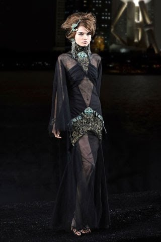 [CHANEL+Pre-Fall+2010++Paris-Shanghai+51.jpg]