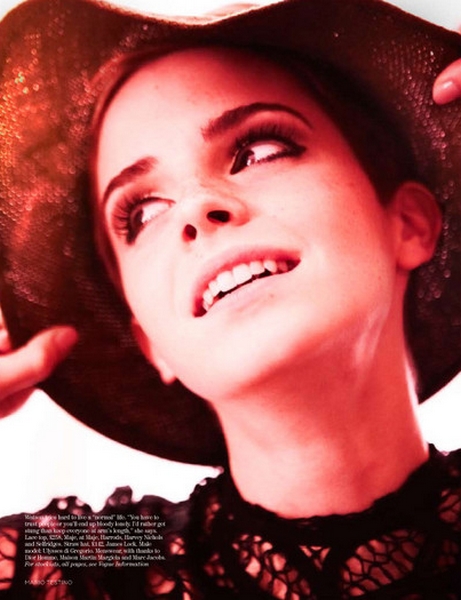 VOGUE UK December 2010 - Emma Watson by Mario Testino VOGUE UK December 2010 - Emma Watson by Mario Testino