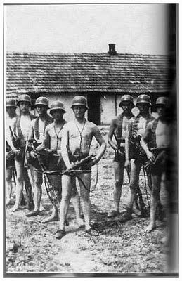 [funny-pictures-german-soldiers-second-world-war-007.jpg]