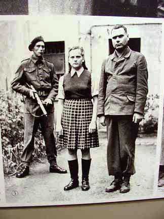 [Josef+Kramer+e+Irma+grese.jpg]
