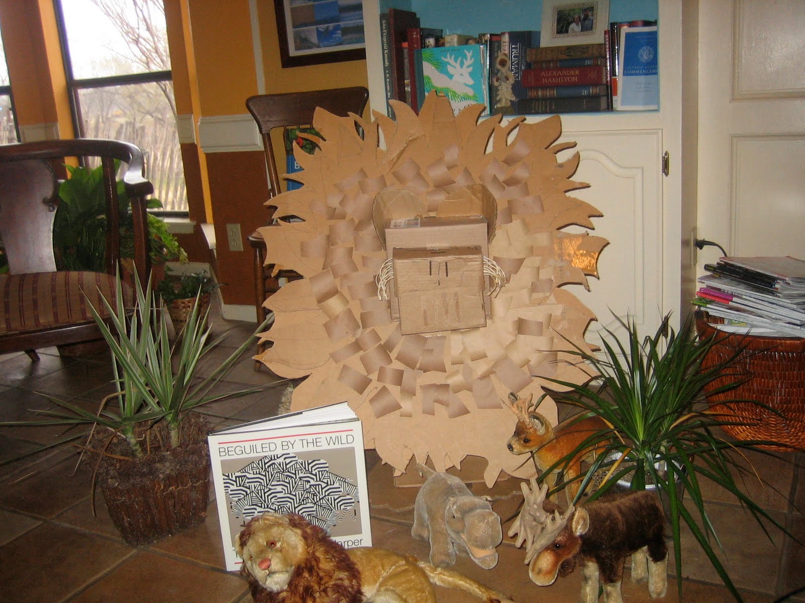 smmidge Cardboard Lion, King of the Jungle