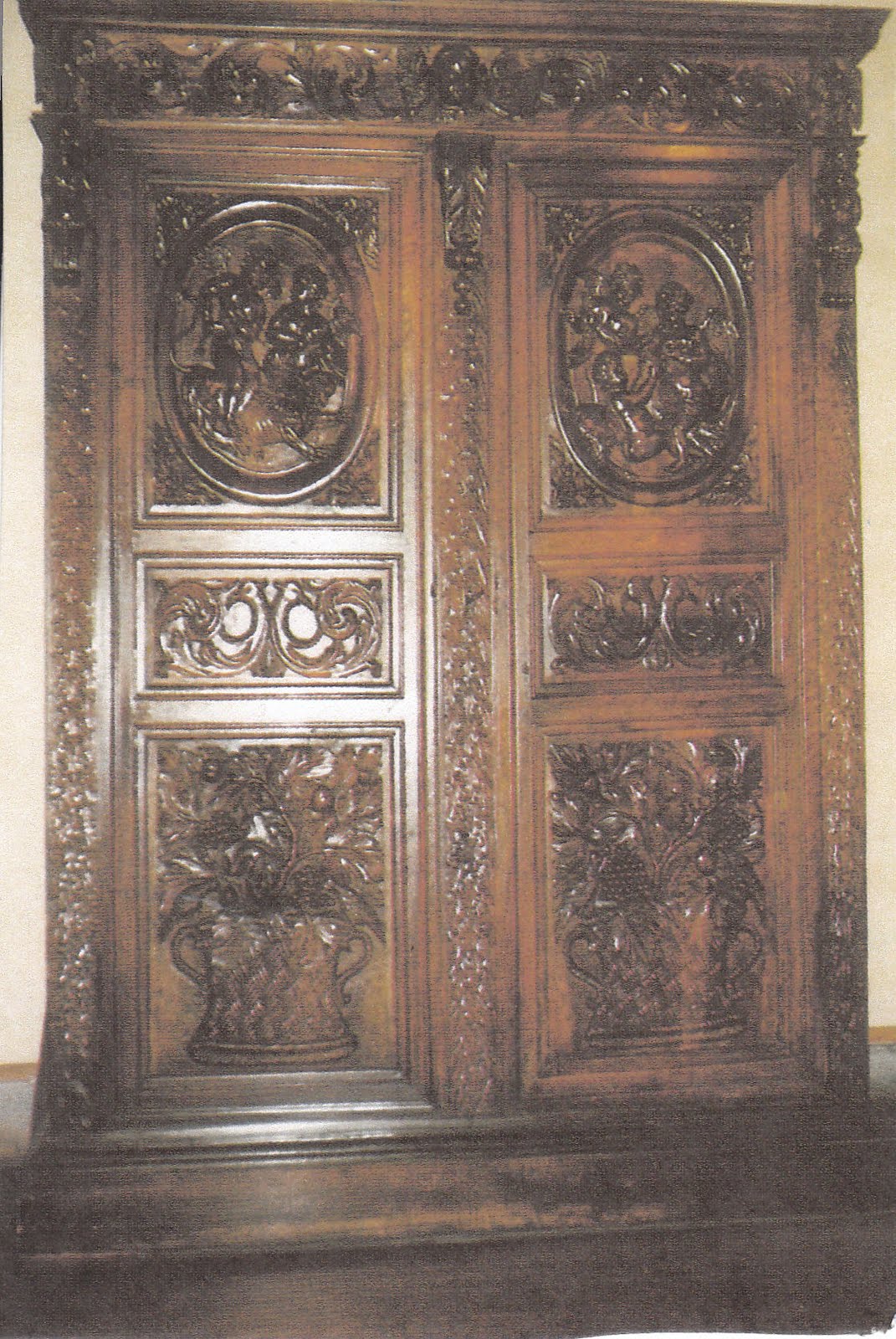 [armoire+17e+2+IMG_0001.jpg]