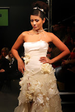 Vestidos de noiva e flores
