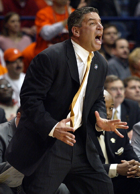 [03-24-05+Bruce+Pearl+reacts-s.jpg]