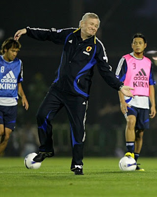 strange+bizarre+crazy+football.jpg