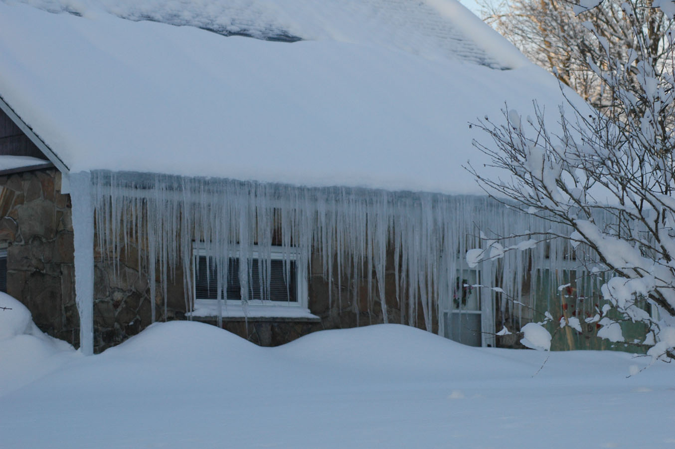 [olympic+icicles+21410.jpg]