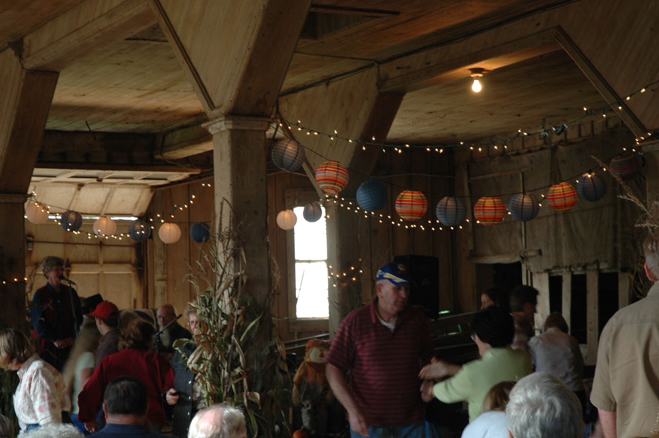 [barn+dance+square+08.jpg]