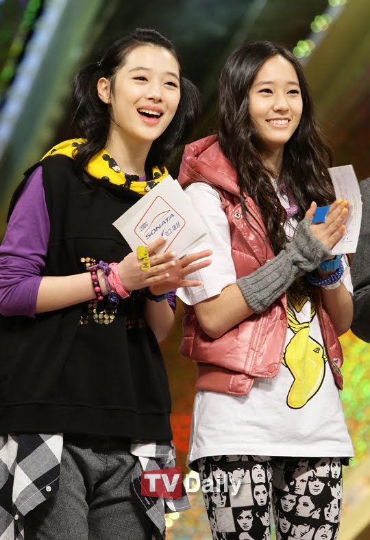 [sulli+krystal.jpg]