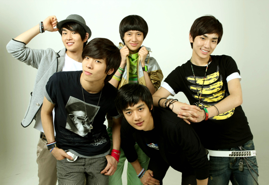 [shinee.jpg]