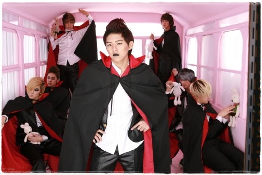 [ukiss_vampire.jpg]