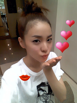 Sandara Park Plastic Surgery on Latest 2ne1 S Me2day Updates Pics Sandara Park Is As Cute As Usual But