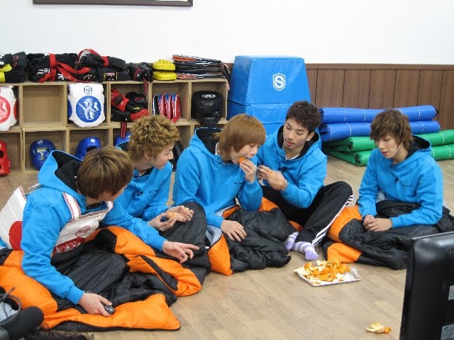 [091230IdolArmy06.jpg]