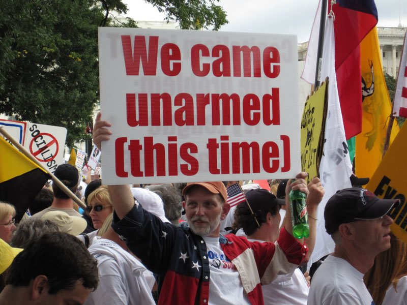 http://3.bp.blogspot.com/_oHoUFmhjGP0/S-0EiG4jr_I/AAAAAAAABAU/JKYxyp8NhB4/s1600/912-TeaParty-DC-We-came-unarmed-this-time.jpg