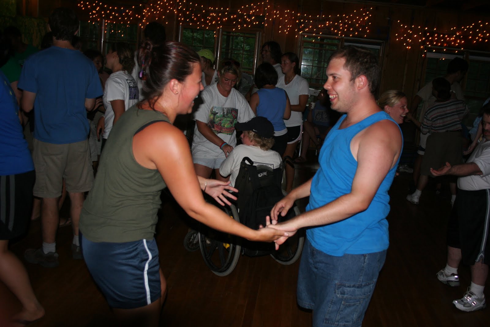 [andrew+z+dance.JPG]