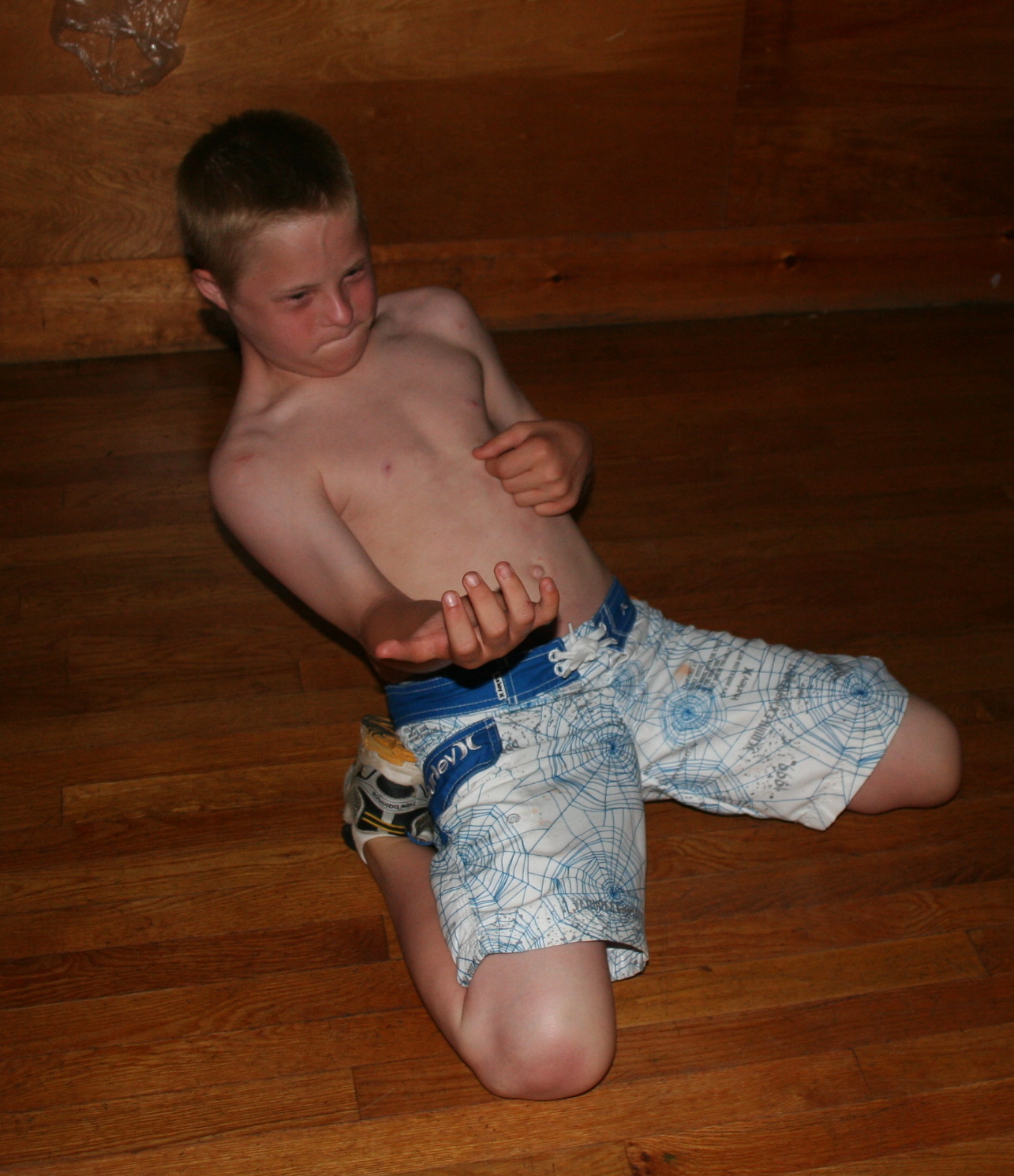 [sammy+strum.JPG]