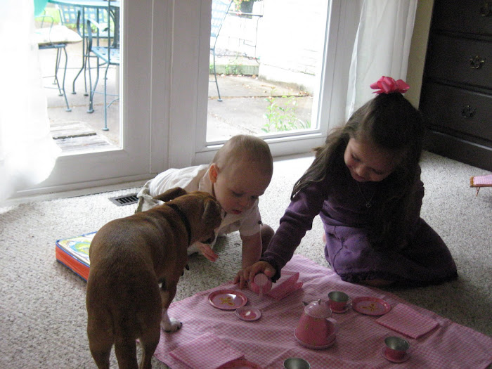 Della & Alex have a tea party with Mandy