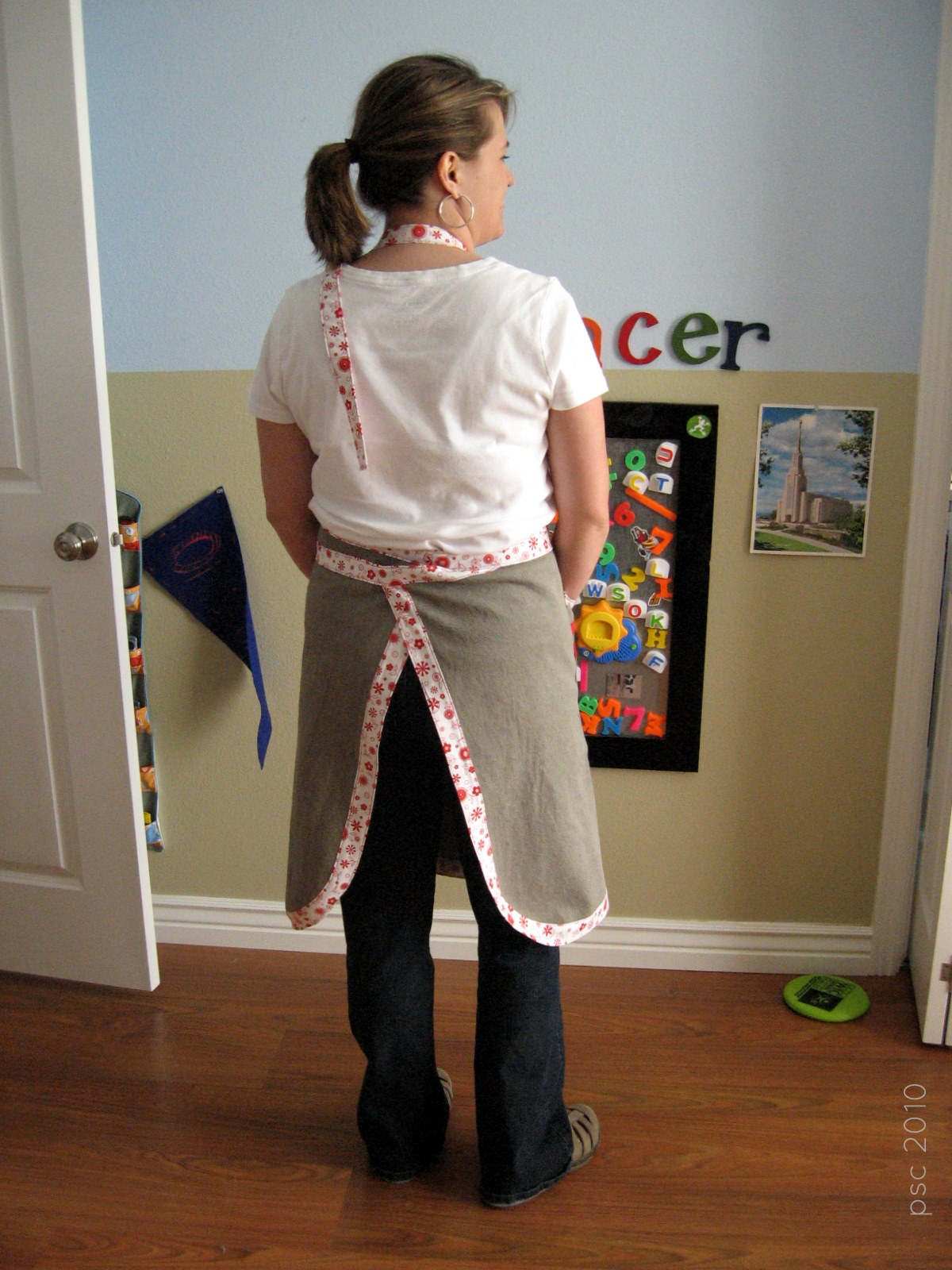 Pickup Some Creativity Teacher's Coverall Apron Tutorial