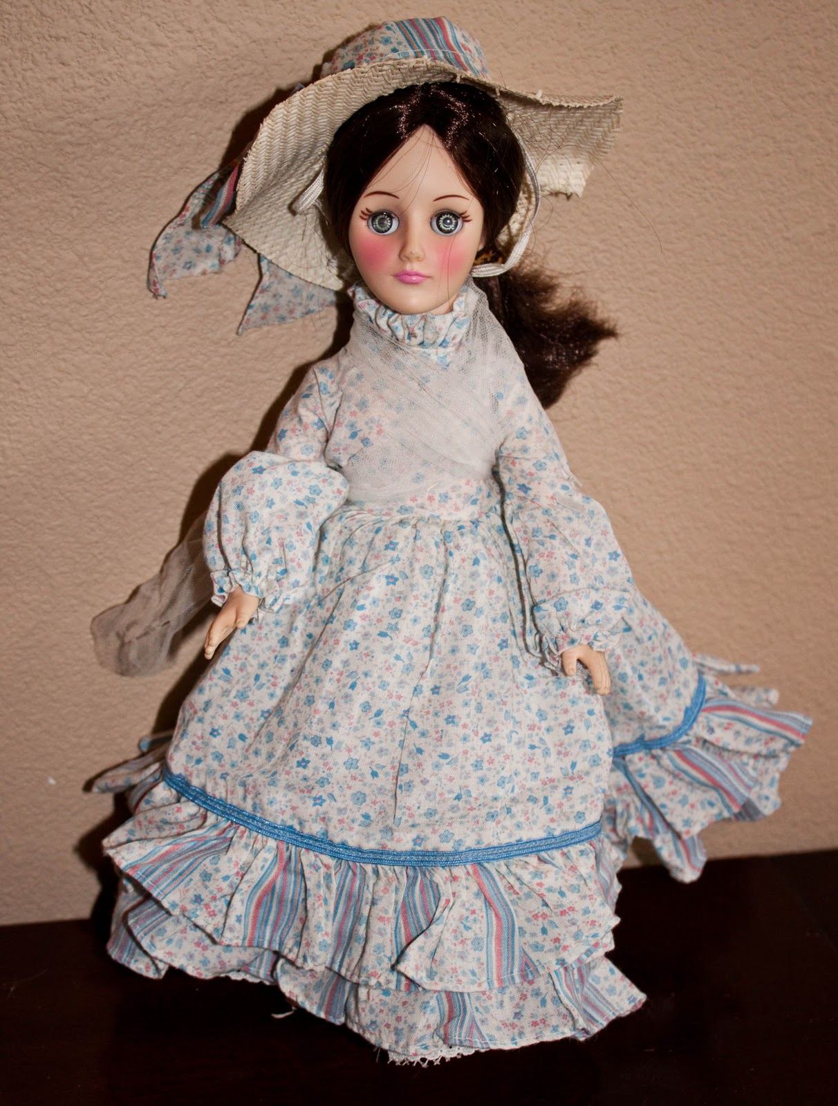 Jennifer's Corner Collectible Dolls Effanbee Doll 1981 in Blue Dress